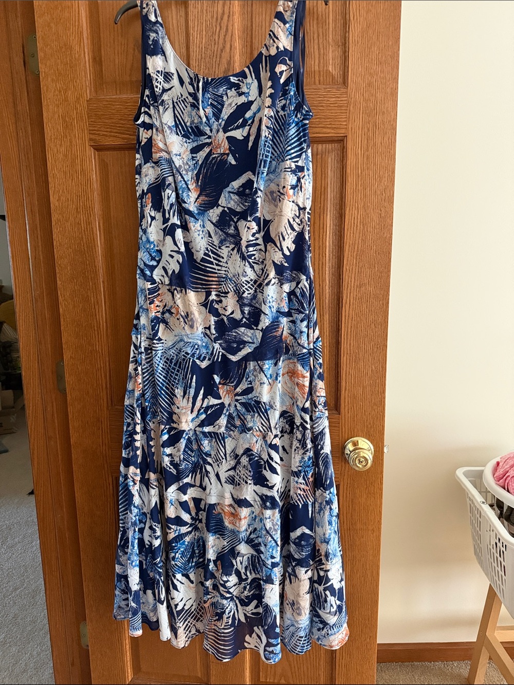 NWT Dressbarn Navy Blue Tropical Leaf Print lined Maxi Dress.  Size 16W.